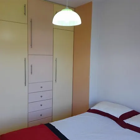 Alexandra's Holiday House Апартаменты *