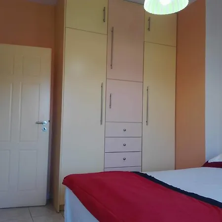 Alexandra's Holiday House Апартаменты *