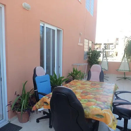 Alexandra's Holiday House *