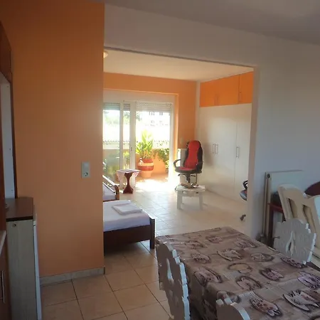 Alexandra's Holiday House *